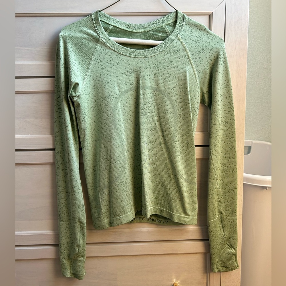 Lululemon Swiftly Tech Long Sleeve Size 4